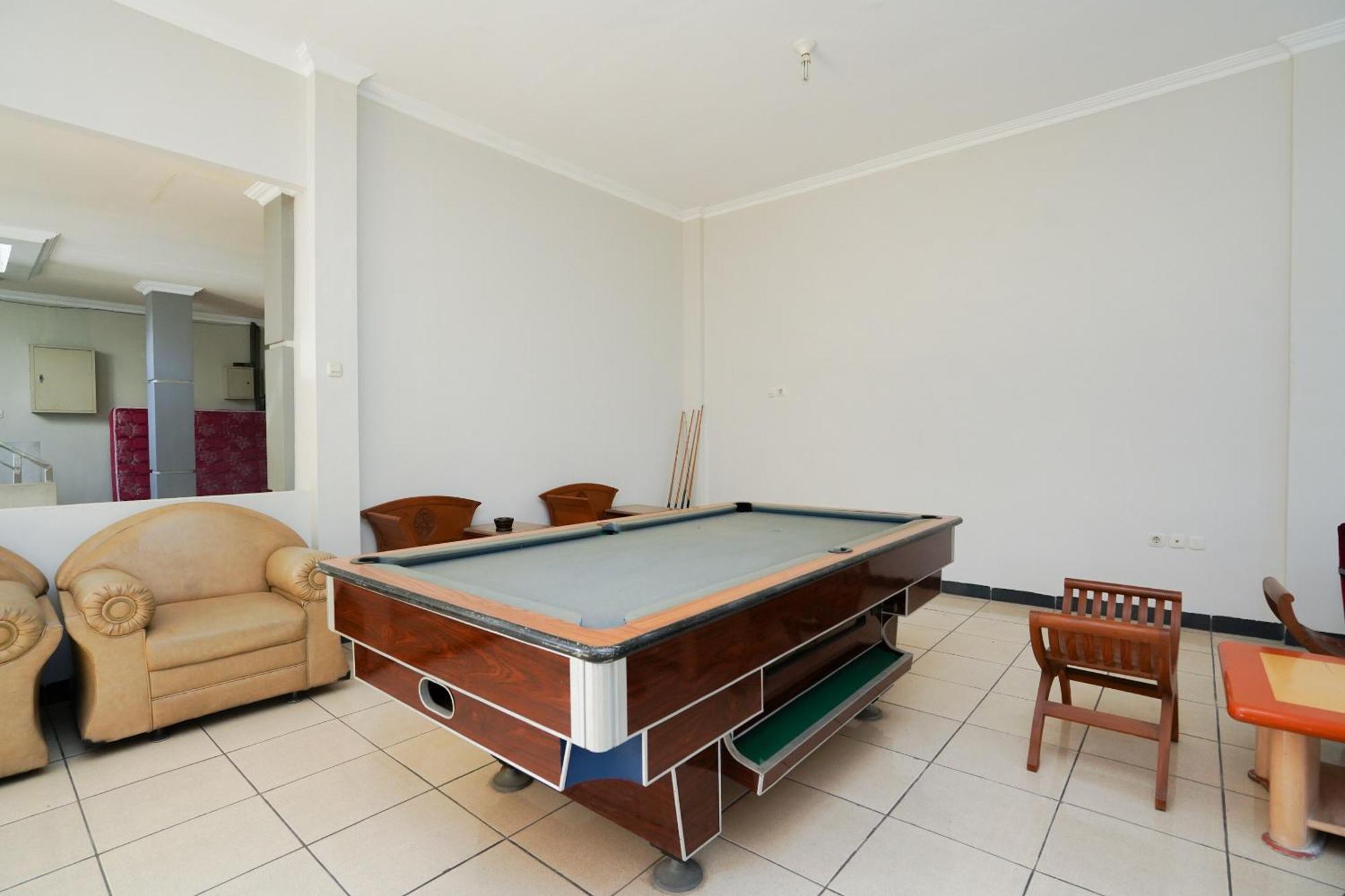 Hotel Oyo 2075 Graha Marina