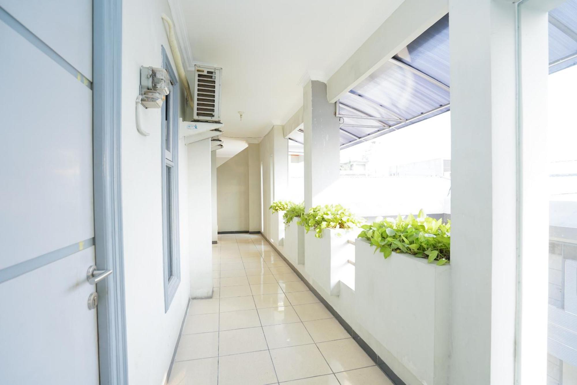 Oyo 2075 Graha Marina Hotel 2*