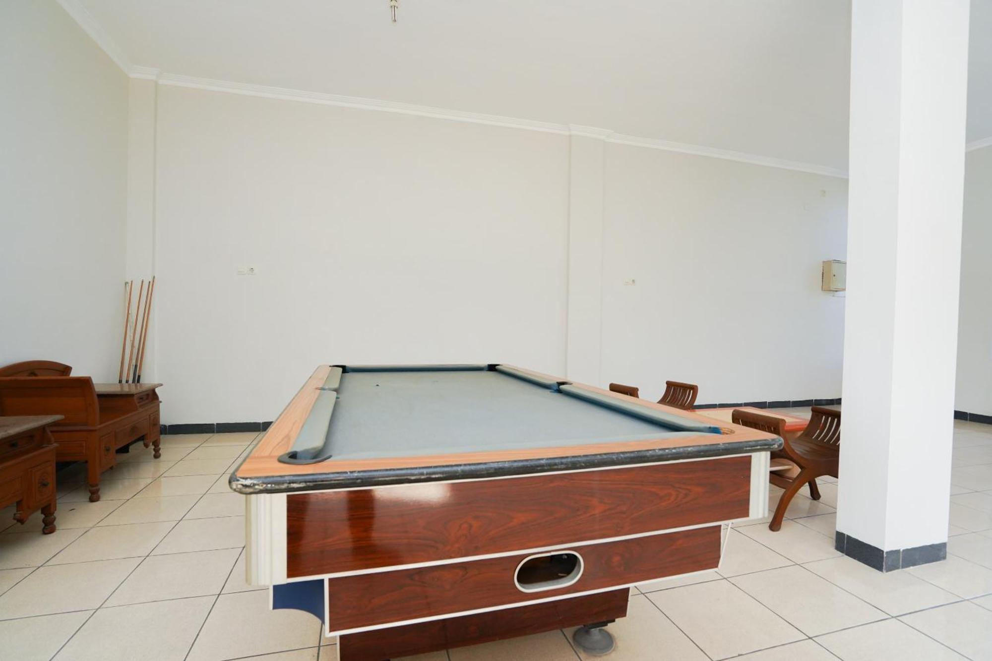 Hotel Oyo 2075 Graha Marina 2*