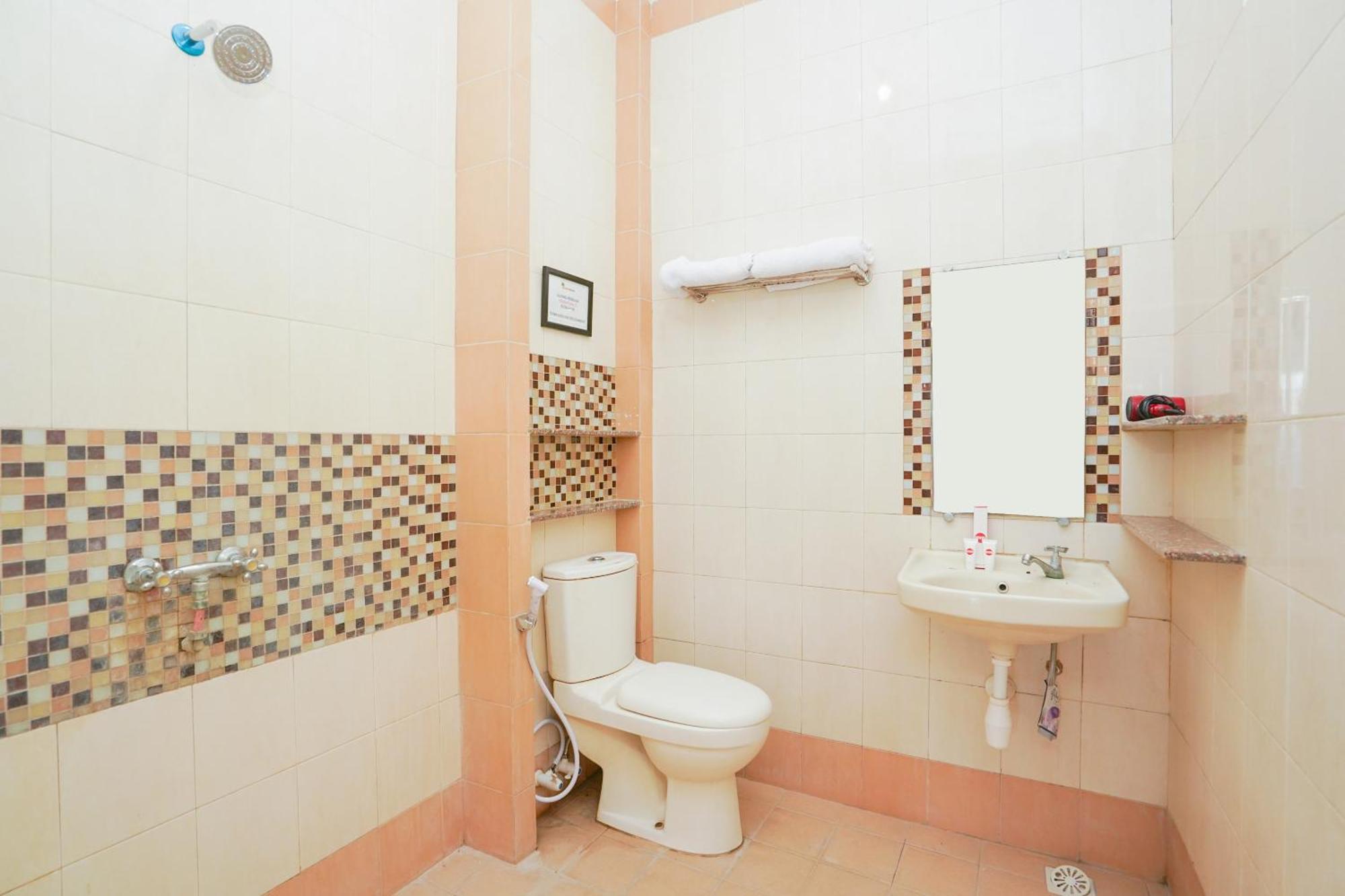 Oyo 2075 Graha Marina Hotel